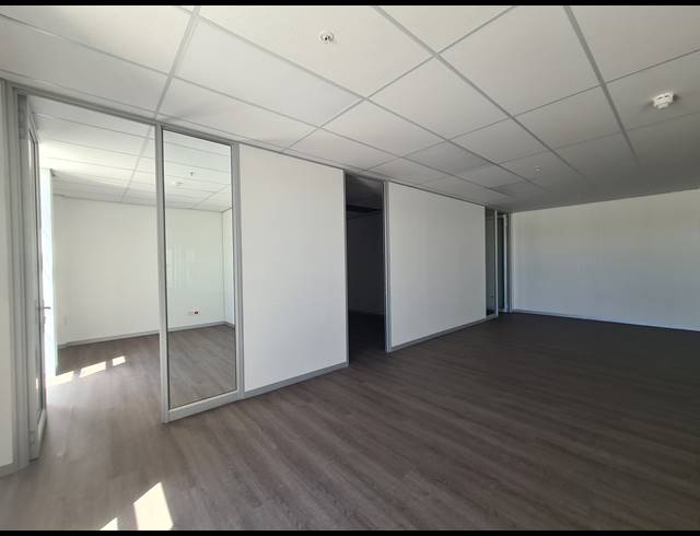 5,515M² WAREHOUSE TO LET IN SAMRAND BUSINESS PARK